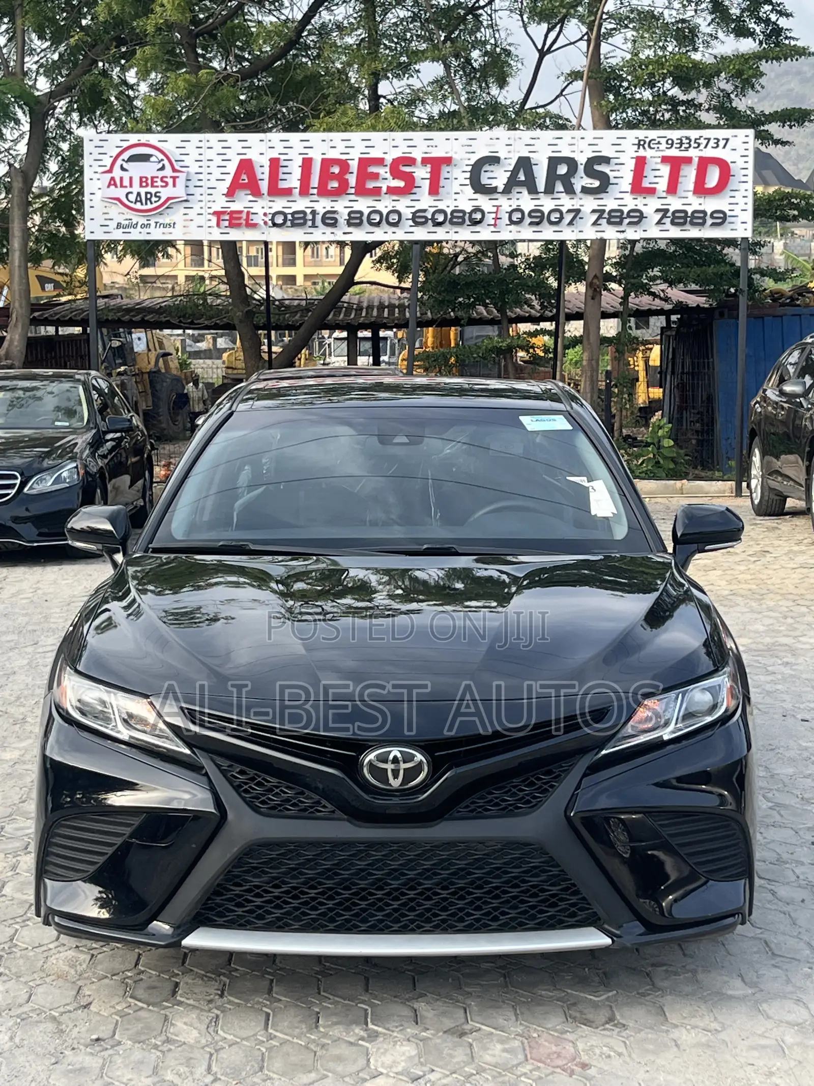 Toyota Camry SE FWD (2.5L 4cyl 8AM) 2018 Black