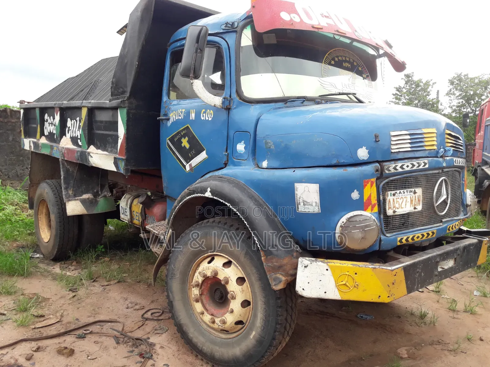 Mercedes Benz 911 TIPPER TRUCK - NIGERIAN USE