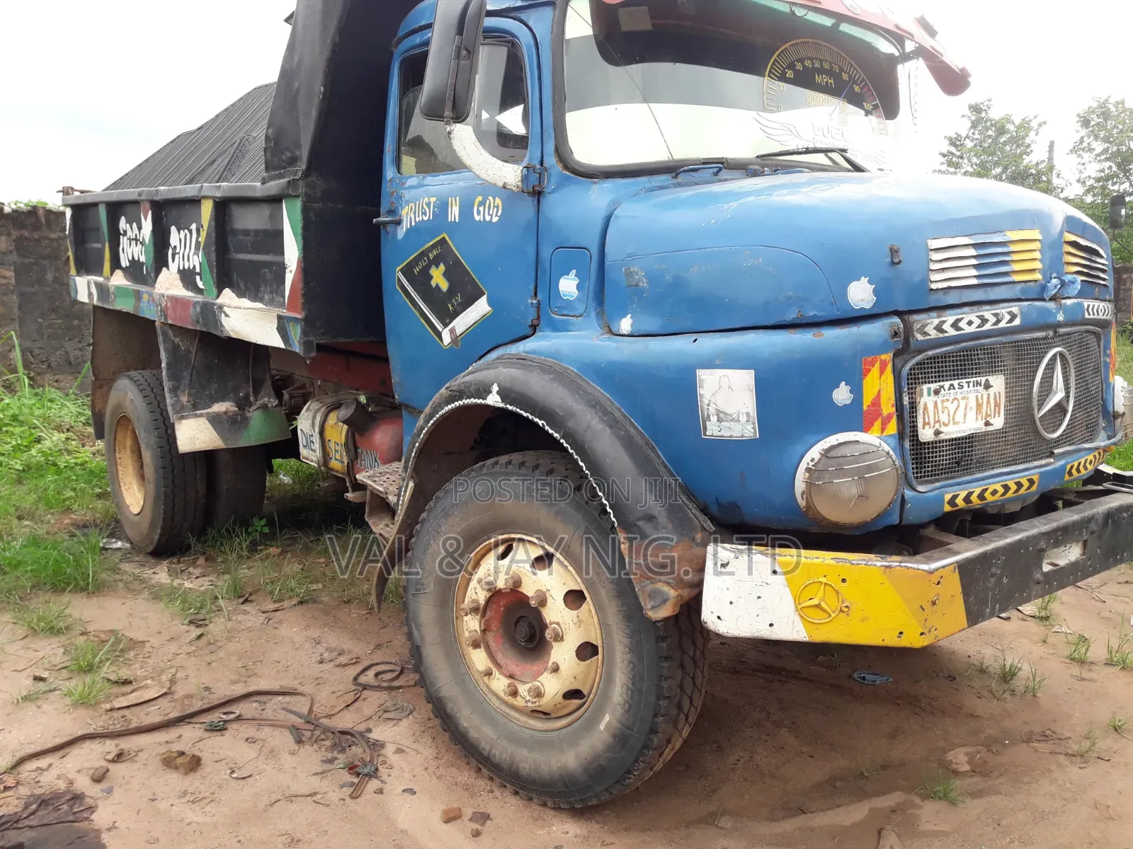 Mercedes Benz 911 TIPPER TRUCK - NIGERIAN USE