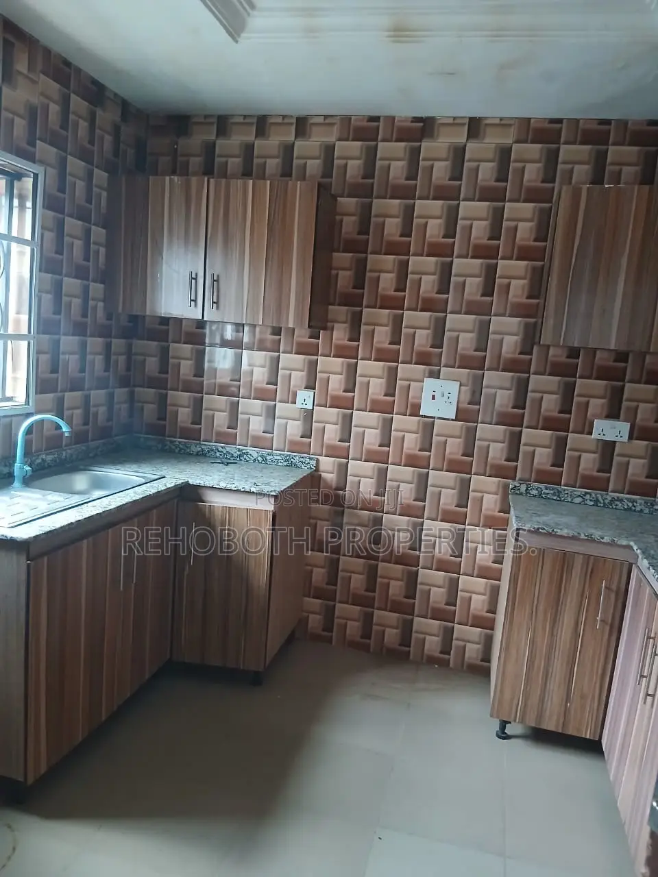 2bdrm Apartment in Elebu Oja, Akala Express for rent