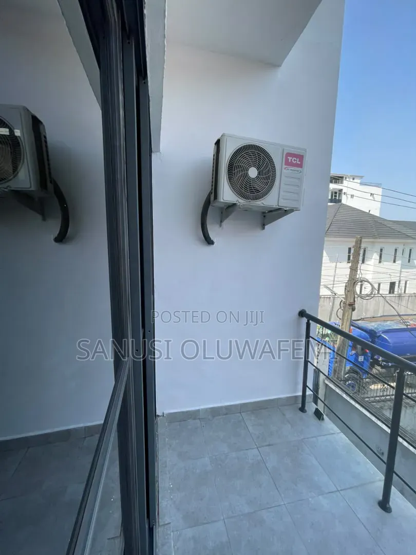 3bdrm Block of Flats in Awolowo Road for rent