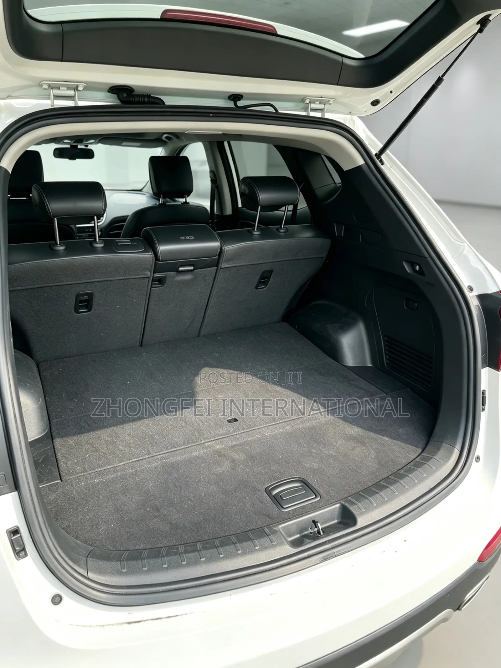 Hyundai Santa Fe 2017 White