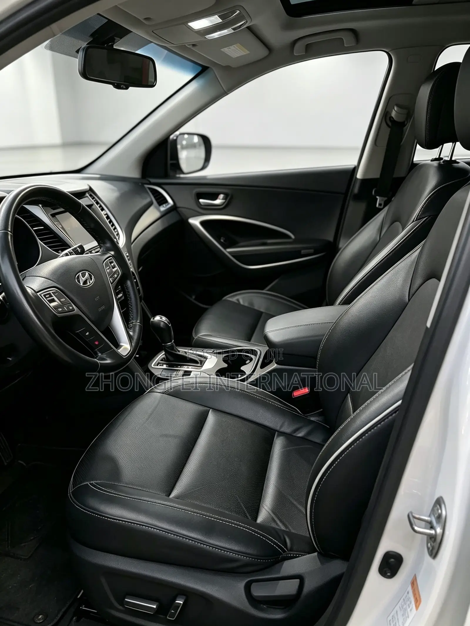 Hyundai Santa Fe 2017 White
