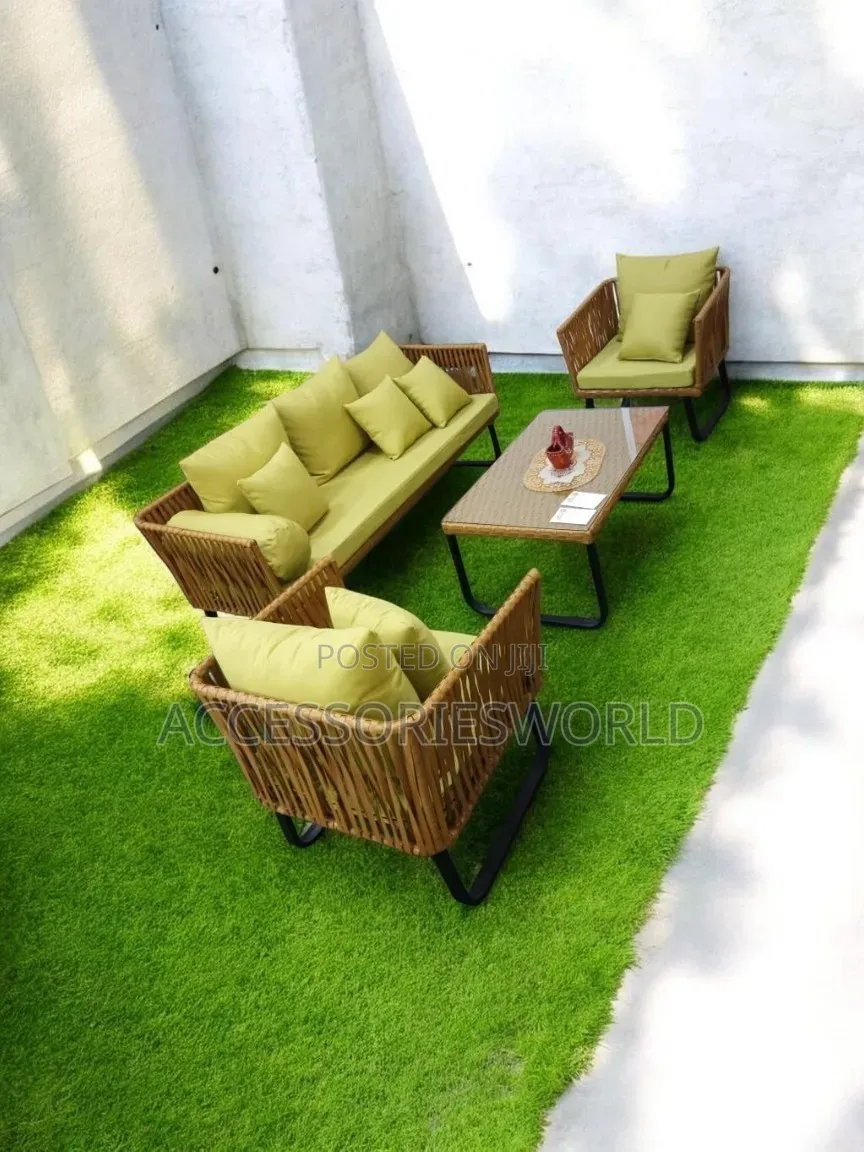 Luxury 5-Seater Rattan Outdoor Sofa Set With Glass-Top Coffee Table