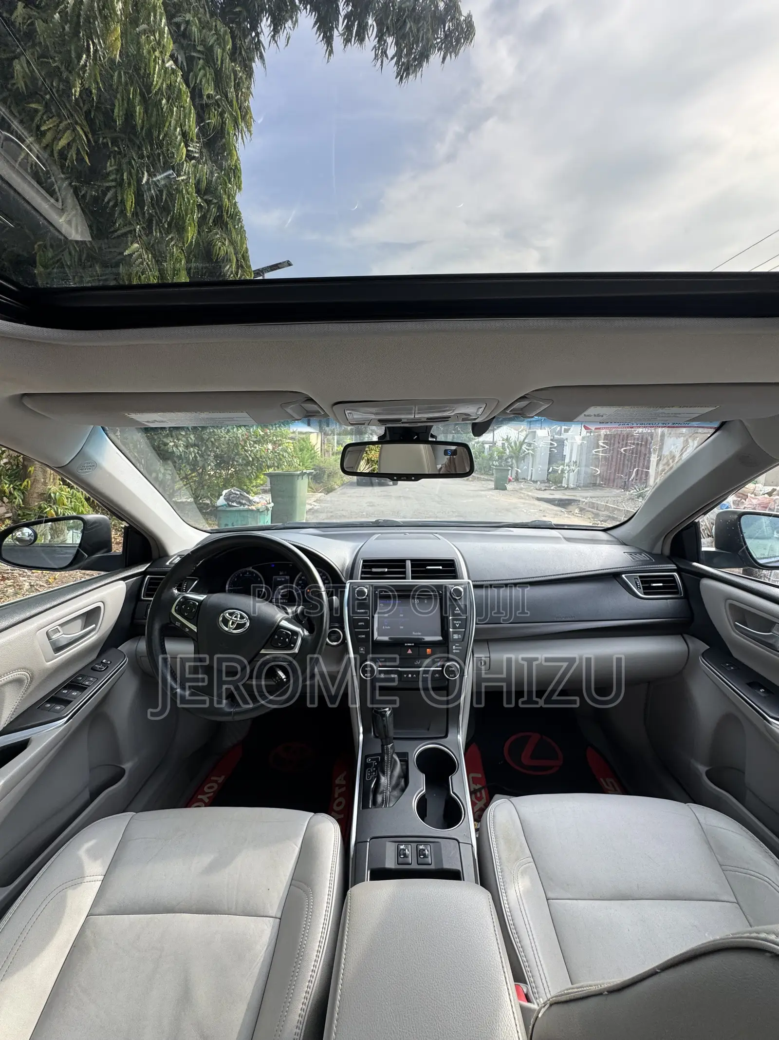 Toyota Camry XLE 4dr Sedan (3.5L 6cyl 6A) 2017 Gray