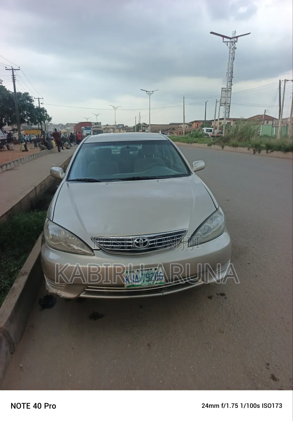 Toyota Camry 2005 Gold
