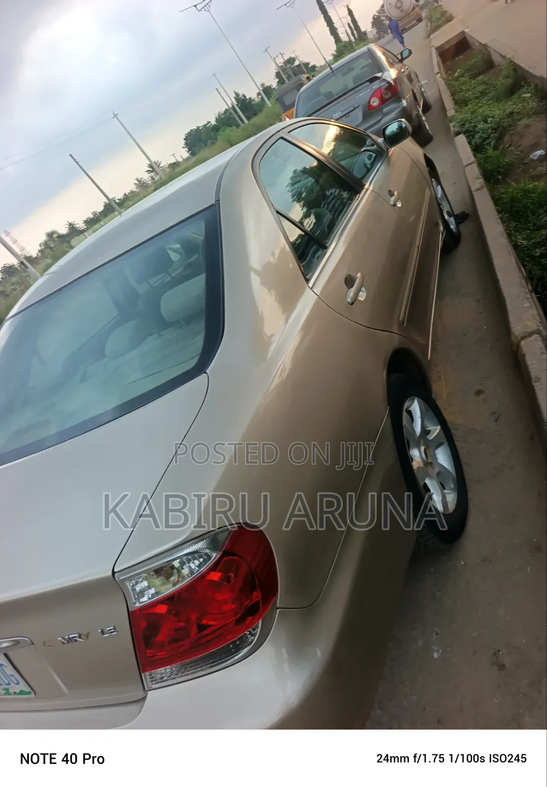 Toyota Camry 2005 Gold