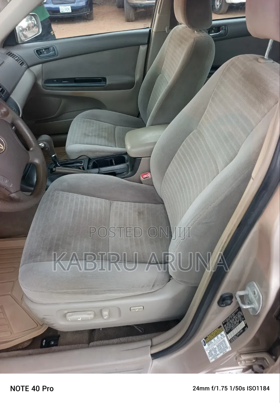 Toyota Camry 2005 Gold