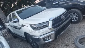 Toyota Hilux 2017 White