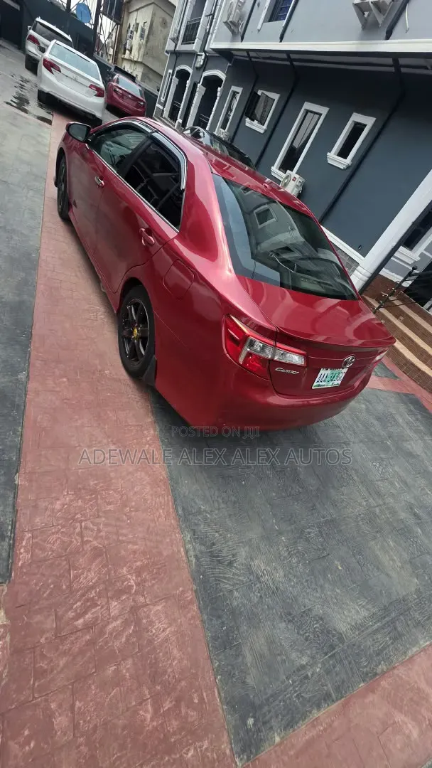 Toyota Camry SE 4dr Sedan (2.5L 4cyl 6A) 2012 Burgundy