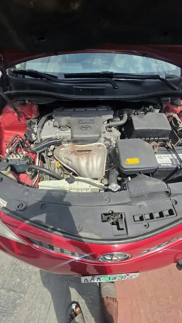 Toyota Camry SE 4dr Sedan (2.5L 4cyl 6A) 2012 Burgundy