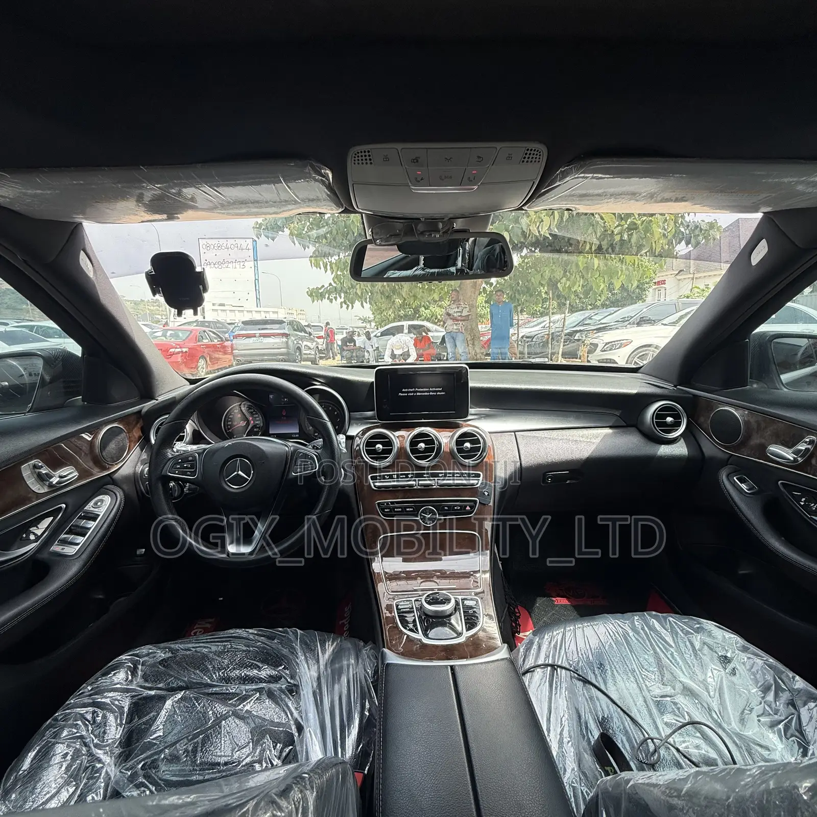 Mercedes-Benz C300 2017 Black