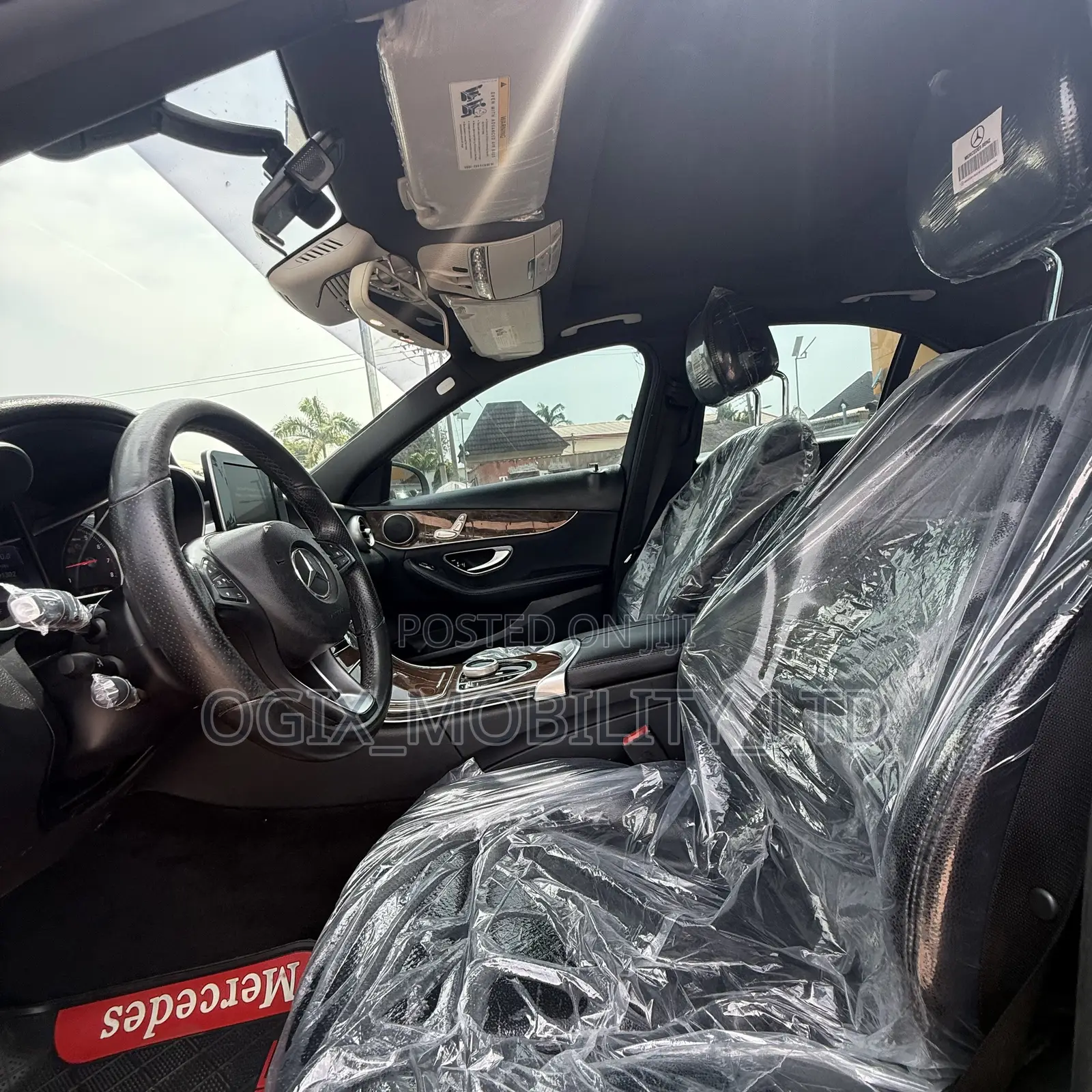 Mercedes-Benz C300 2017 Black