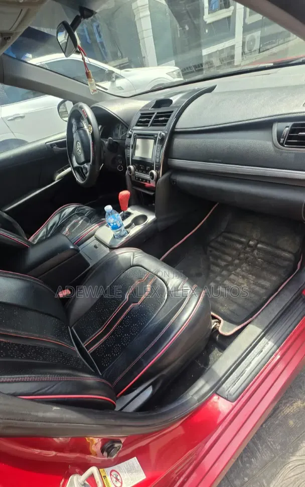 Toyota Camry SE 4dr Sedan (2.5L 4cyl 6A) 2012 Burgundy