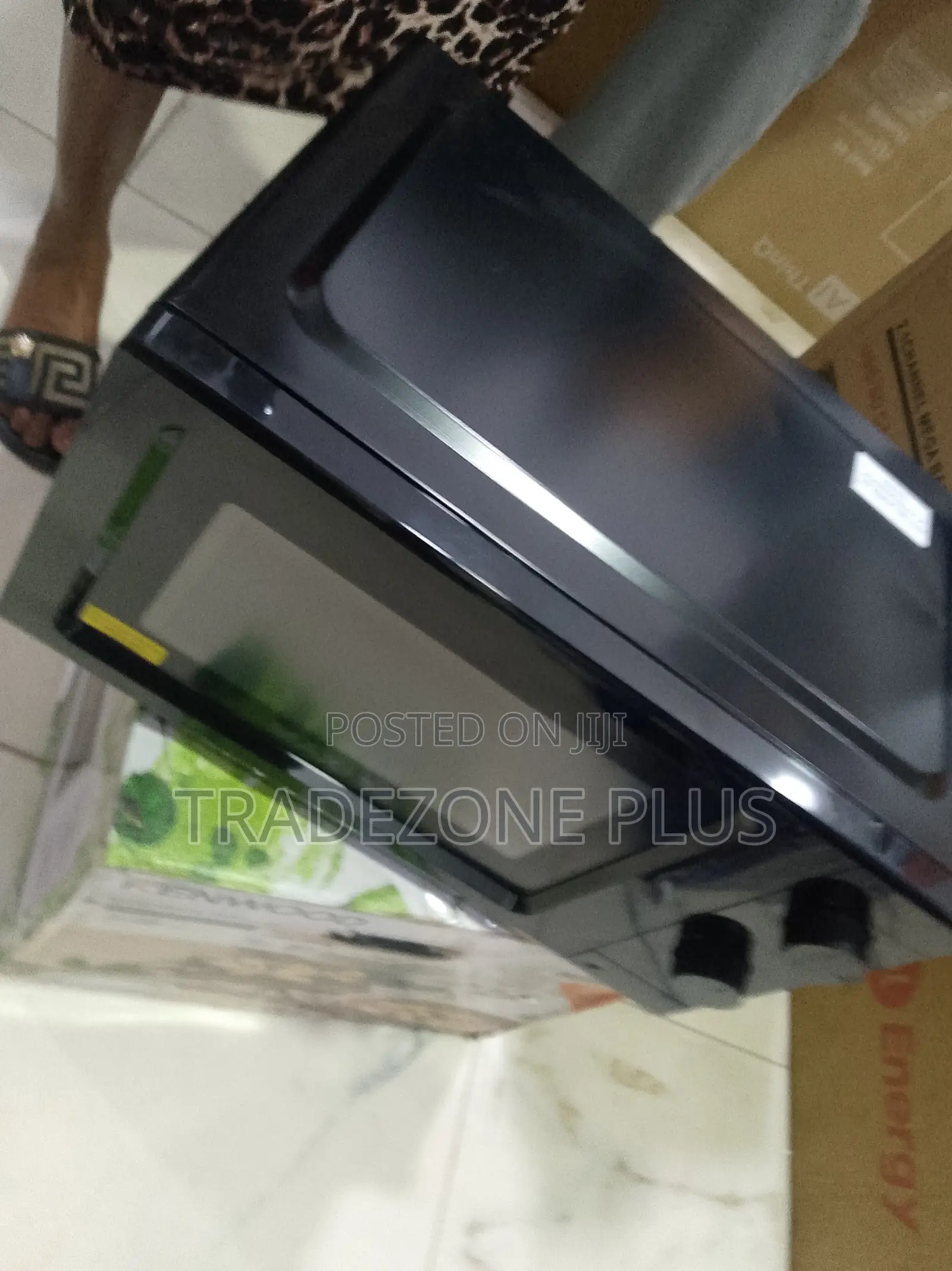 Maxi 20L Manual Microwave Oven MAXIMWO202LW