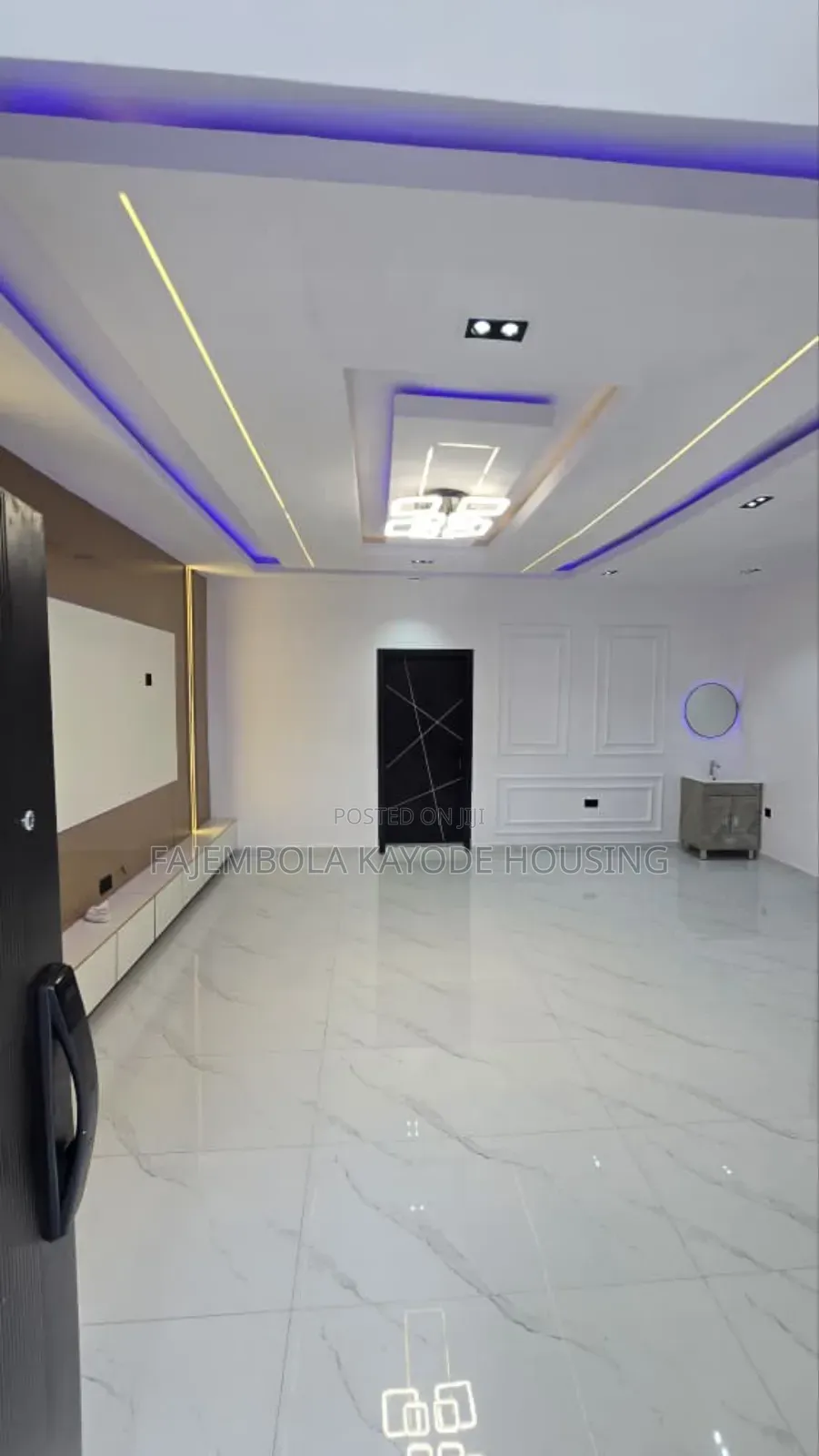 3bdrm Bungalow in Adetokun, Ologuneru for sale