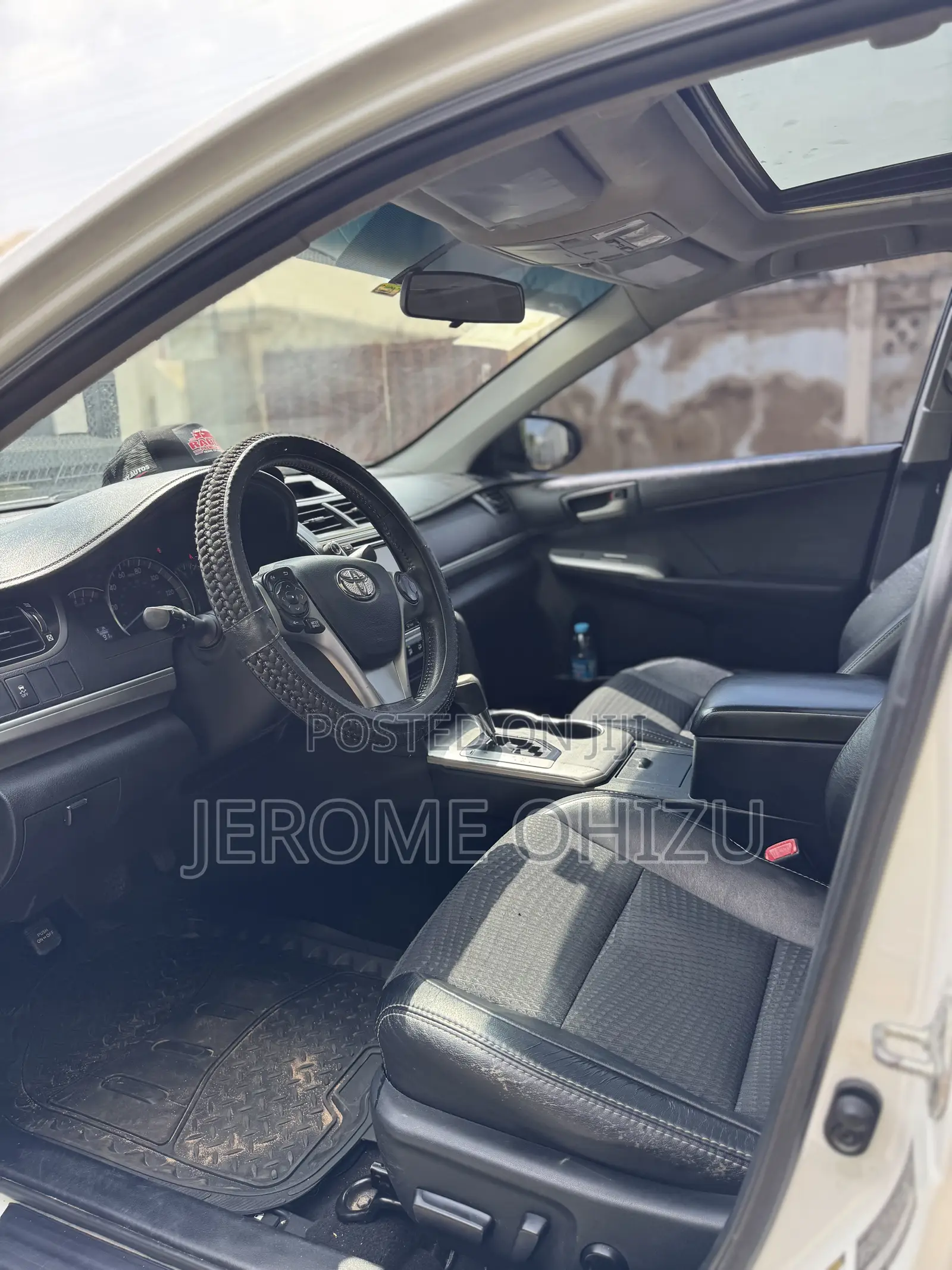 Toyota Camry SE 4dr Sedan (2.5L 4cyl 6A) 2015 White