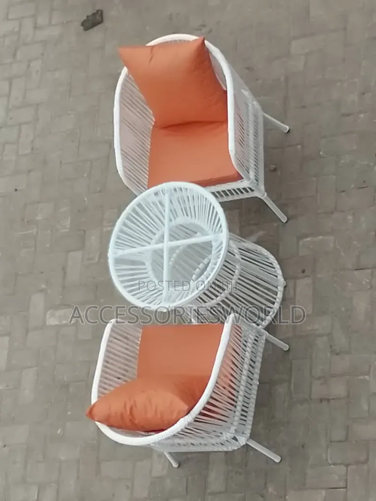 Modern 3-Piece Outdoor Wicker Patio Set – 2 Chairs & Table