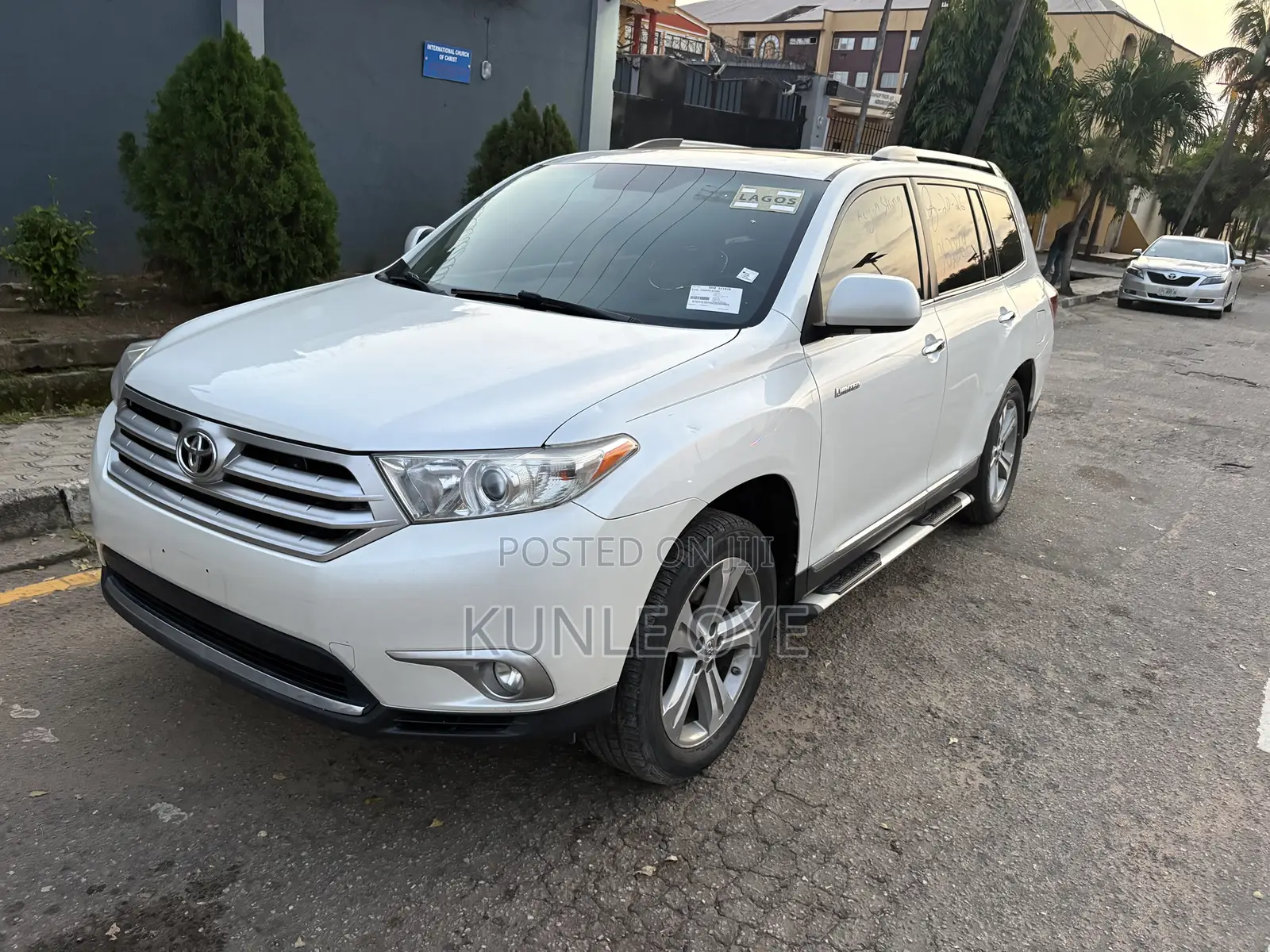 Toyota Highlander Limited 3.5l 4WD 2013 White