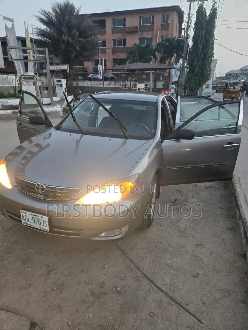 Toyota Camry 2004 Gray
