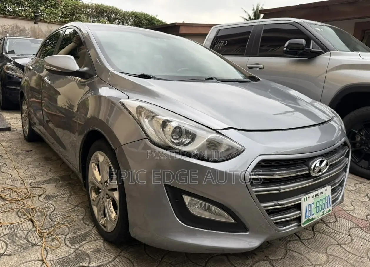 Hyundai Elantra Limited 4dr Sedan (1.8L 4cyl 6A) 2014 Gray