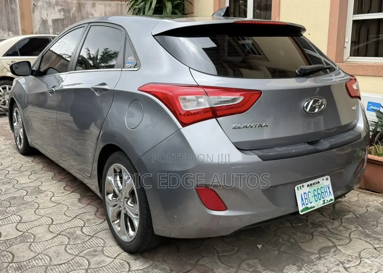 Hyundai Elantra Limited 4dr Sedan (1.8L 4cyl 6A) 2014 Gray