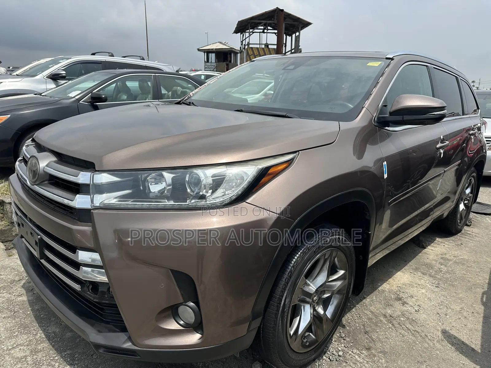 Toyota Highlander Limited Platinum 4x4 V6 (3.5L 6cyl 8A) 2018 Brown