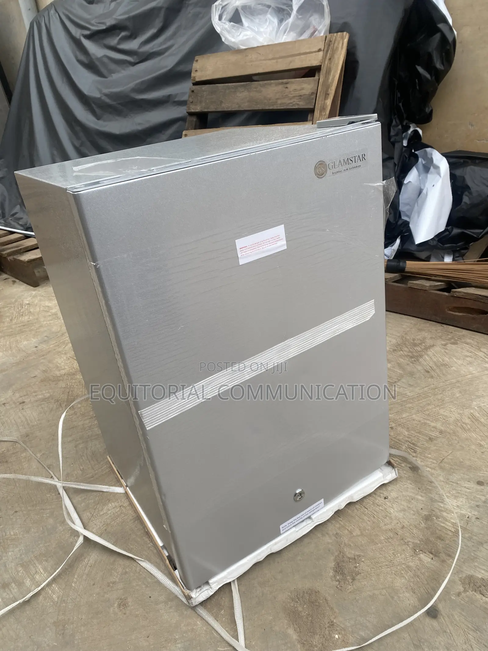 Glamstar GFR-90S-E Compact Cooling Fridge 70L
