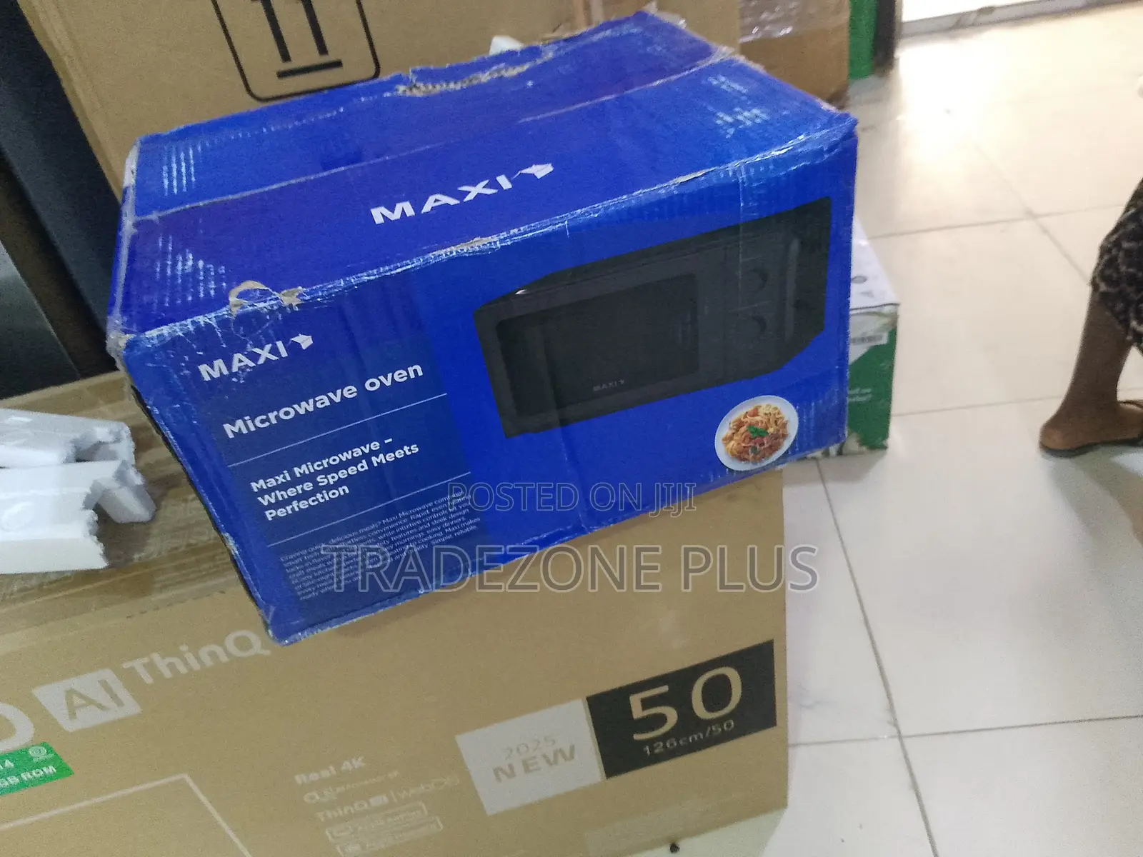 Simplify Meal Preparation With Maxi 700W Microwave