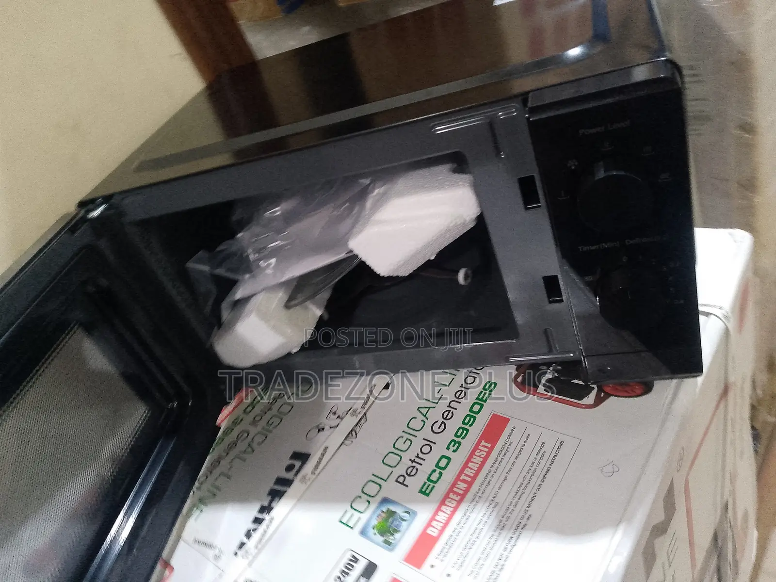 Maxi 700W Food Warming Microwave Oven 20 Litres