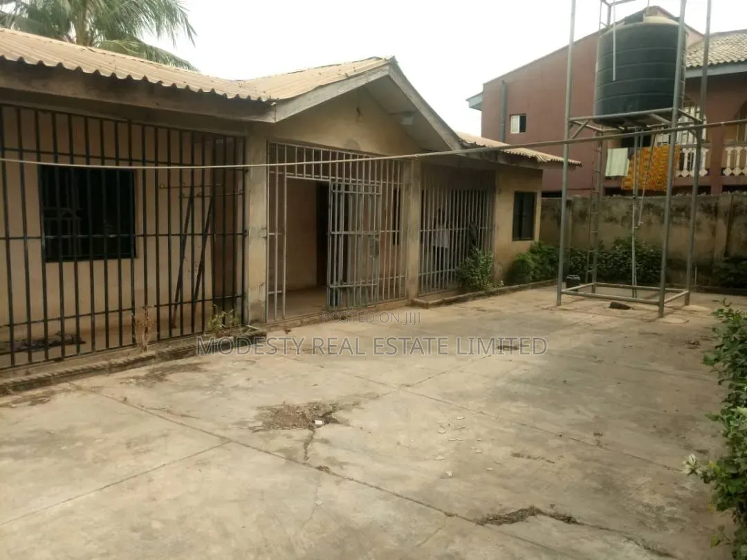 5bdrm Duplex in Omolayo Estate, Akobo for sale