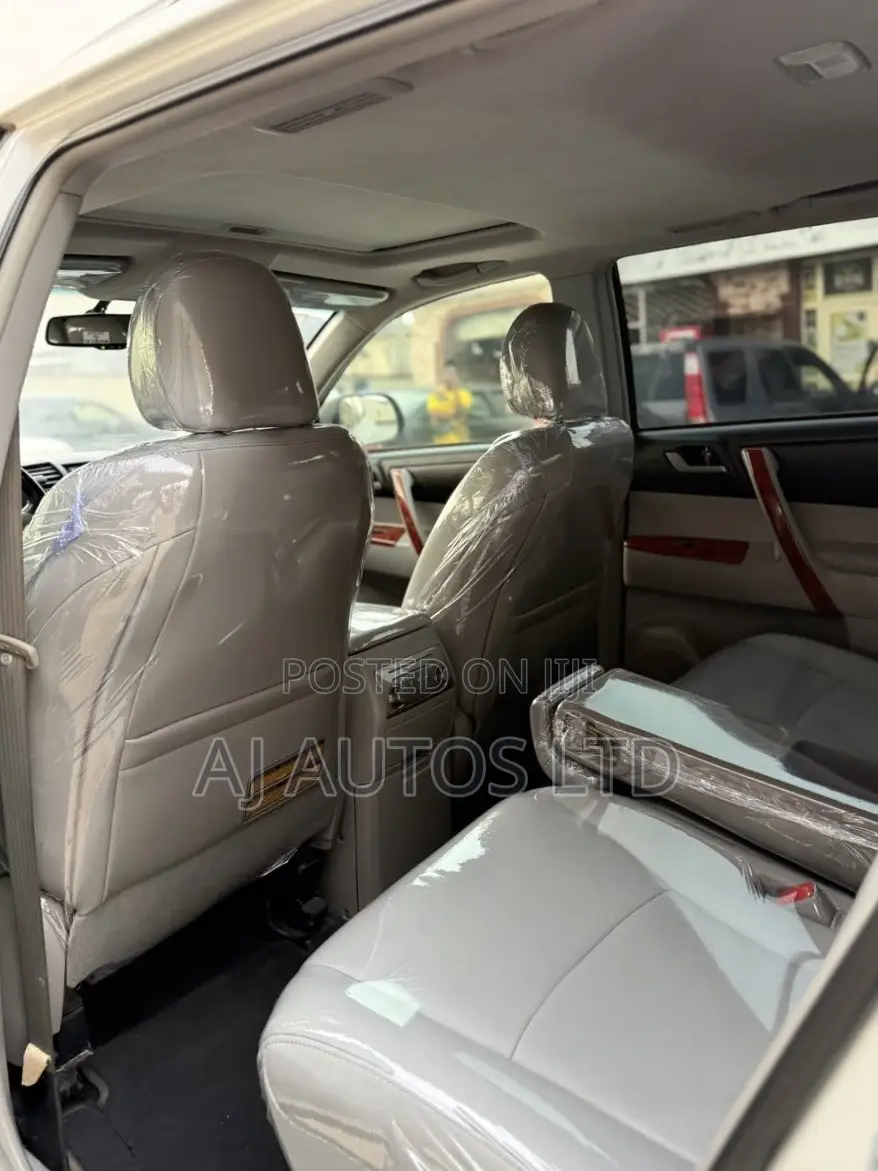 Toyota Highlander Limited 3.5l 4WD 2013 White