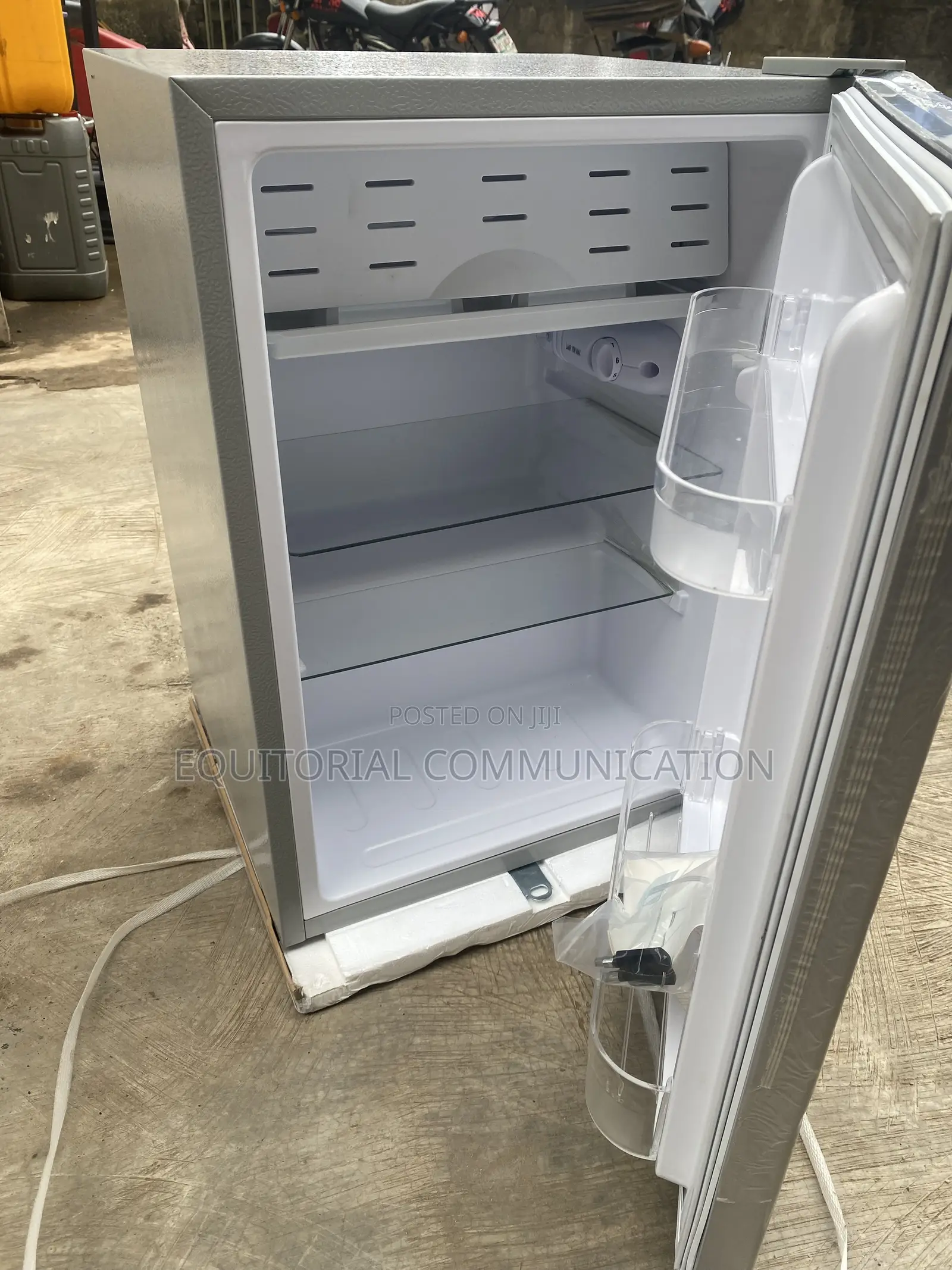 Glamstar 70L Kitchen Fridge Model GFR-90S-E
