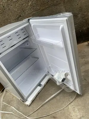Glamstar GFR-90S-E Compact Food Storage Fridge