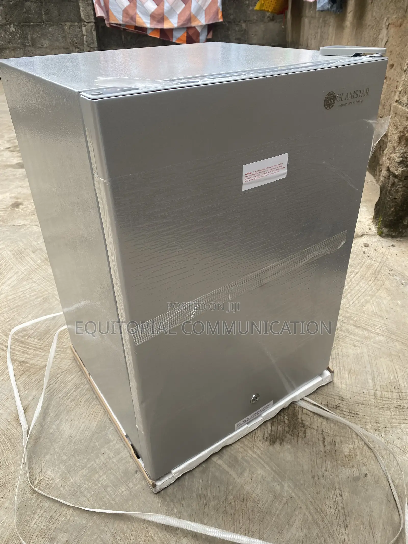 Glamstar 70L Office Refrigerator Model GFR-90S-E