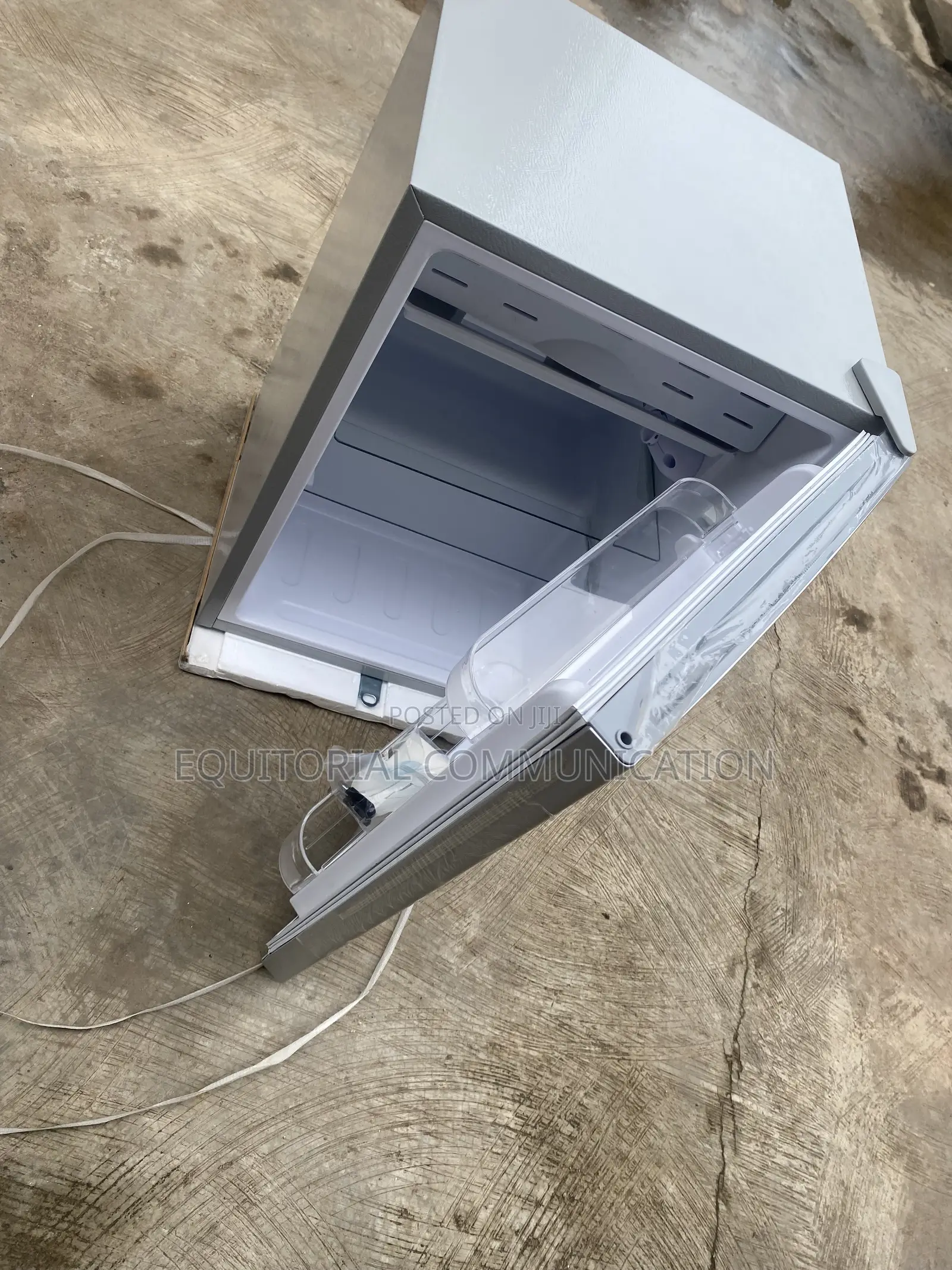 Glamstar 70L Office Refrigerator Model GFR-90S-E