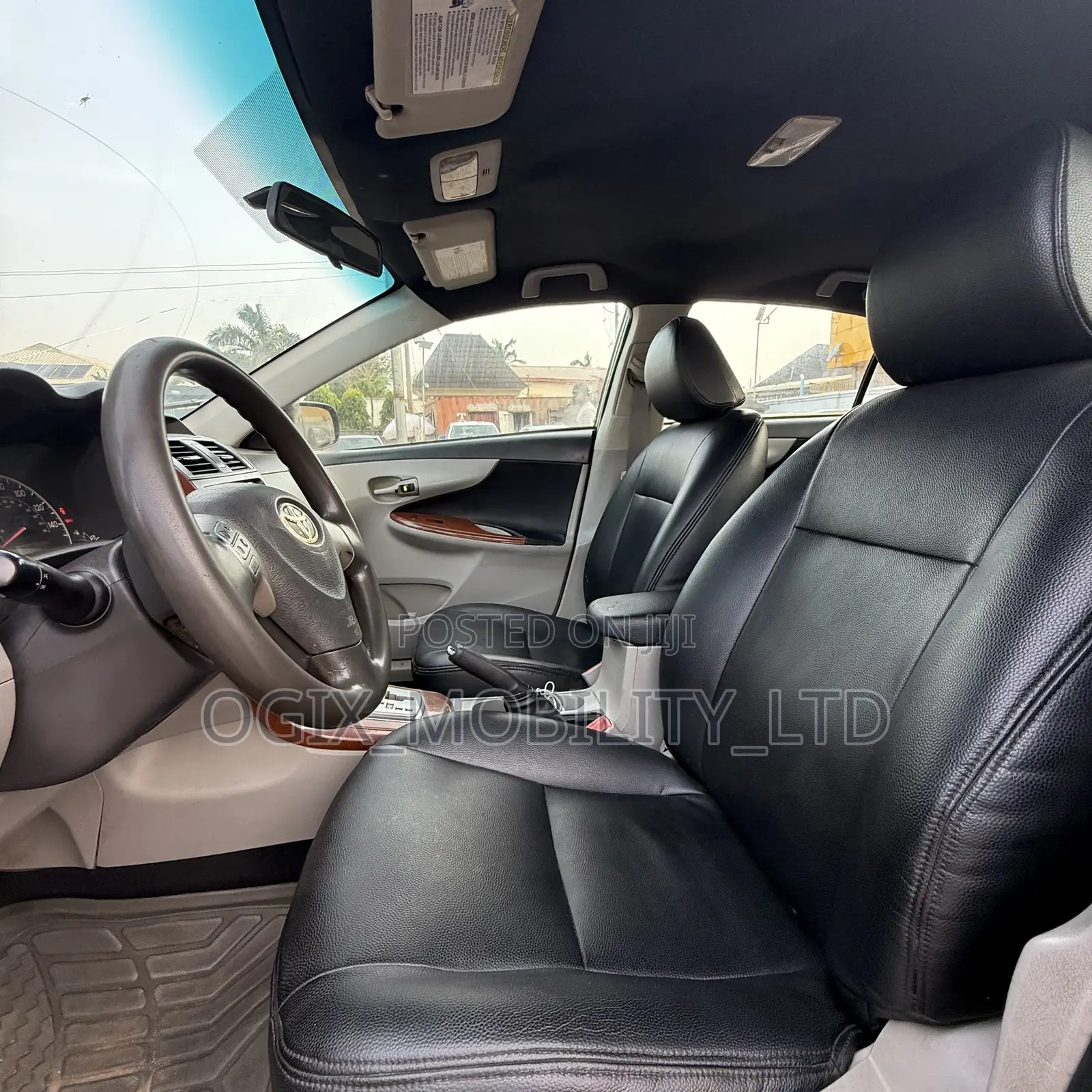 Toyota Corolla LE 4dr Sedan (1.8L 4cyl 4A) 2013 Black