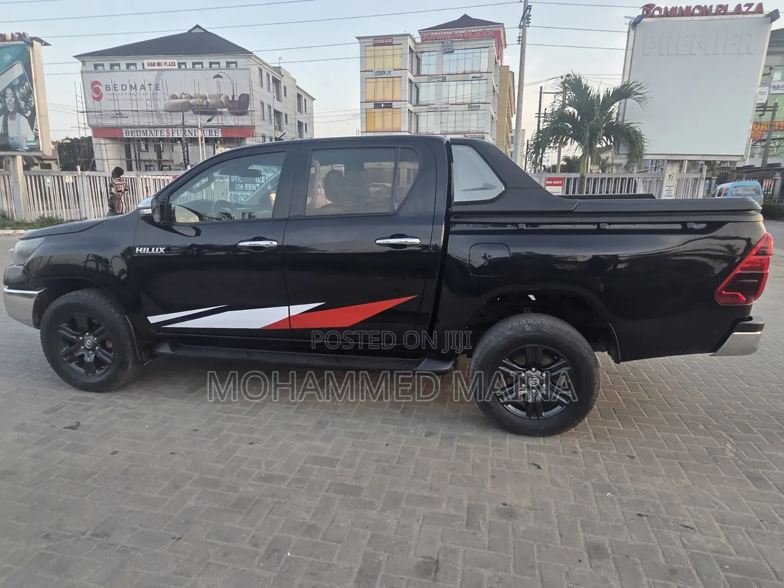 Toyota Hilux 2023 Black