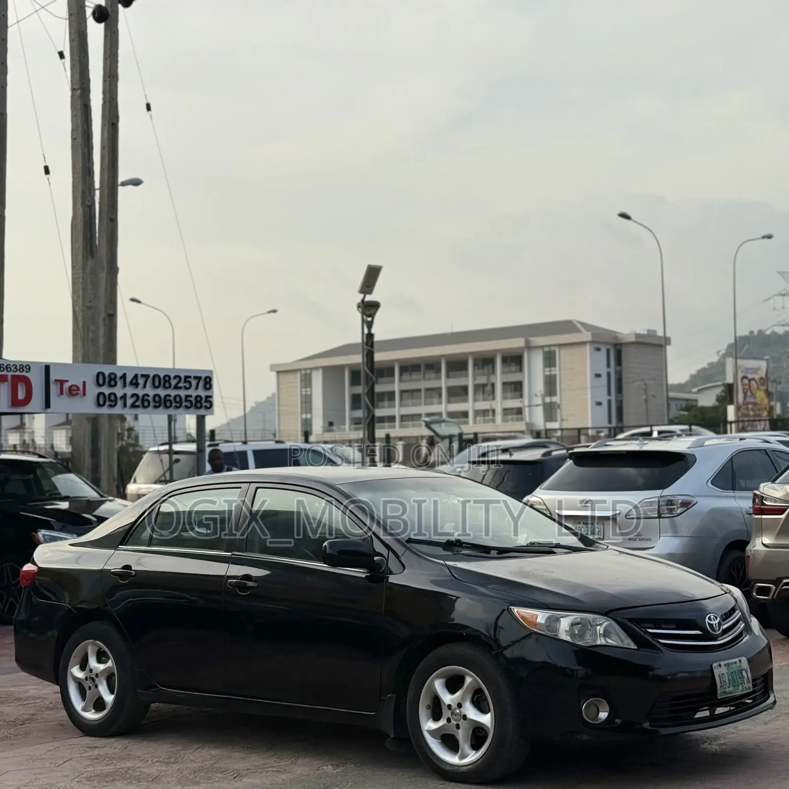 Toyota Corolla LE 4dr Sedan (1.8L 4cyl 4A) 2013 Black