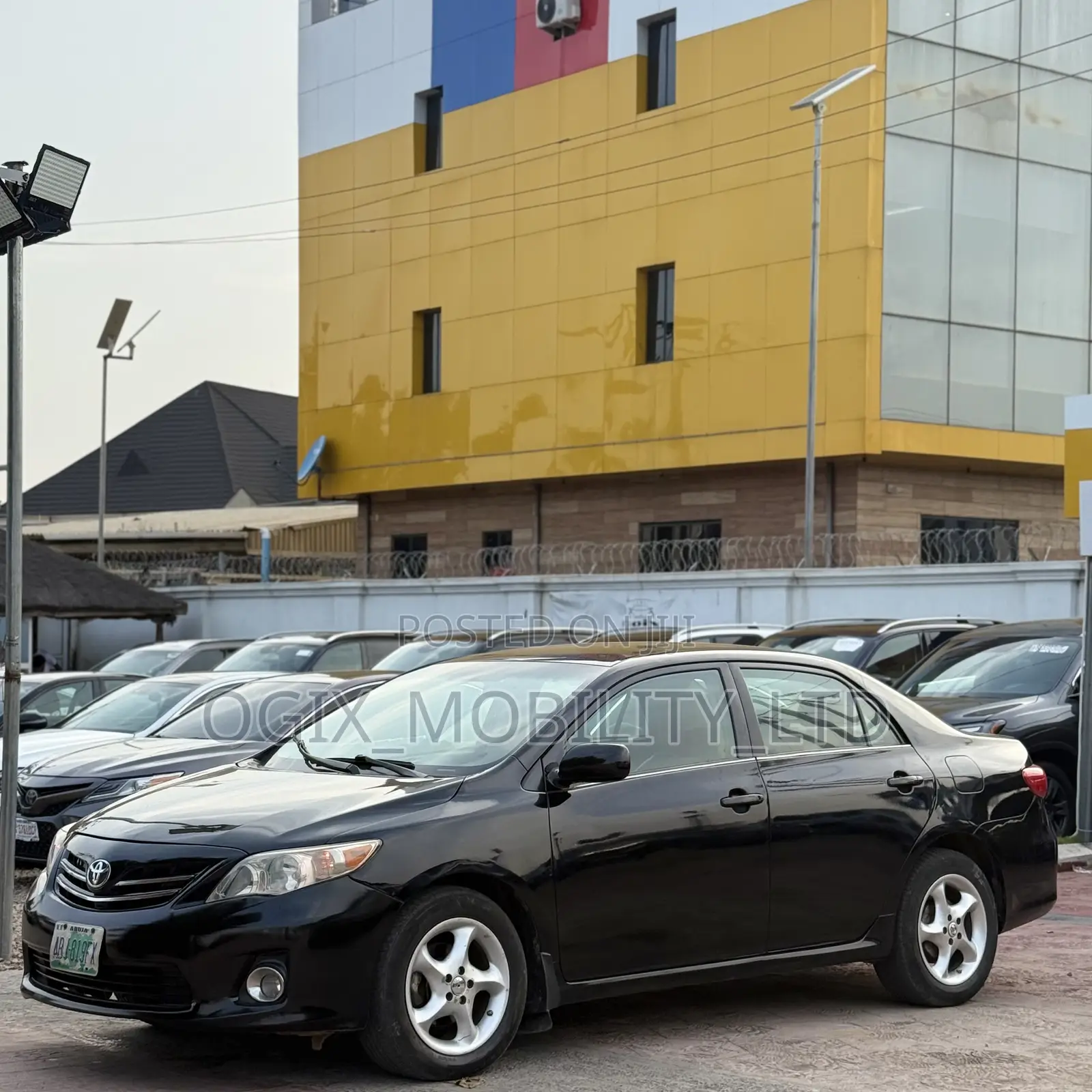Toyota Corolla LE 4dr Sedan (1.8L 4cyl 4A) 2013 Black