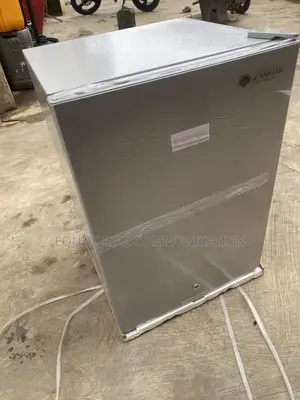 Glamstar GFR-90S-E Convenient Compact Fridge 70L