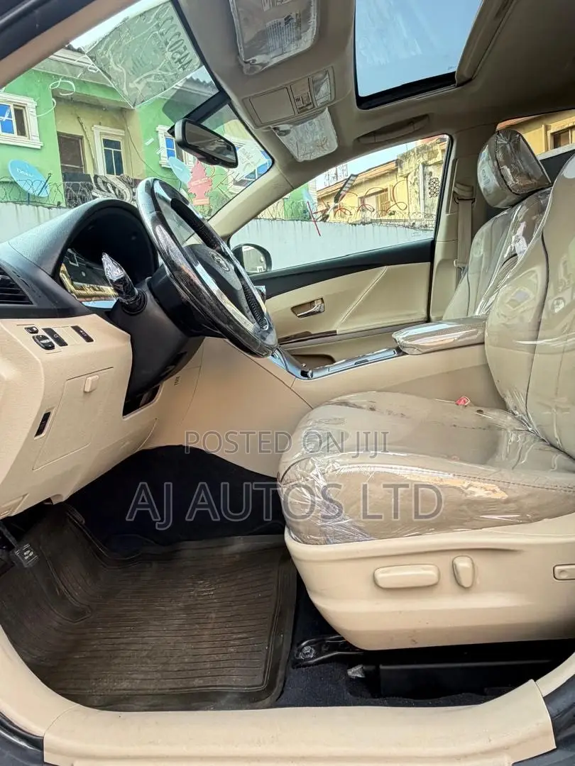 Toyota Venza V6 AWD 2011 Gray