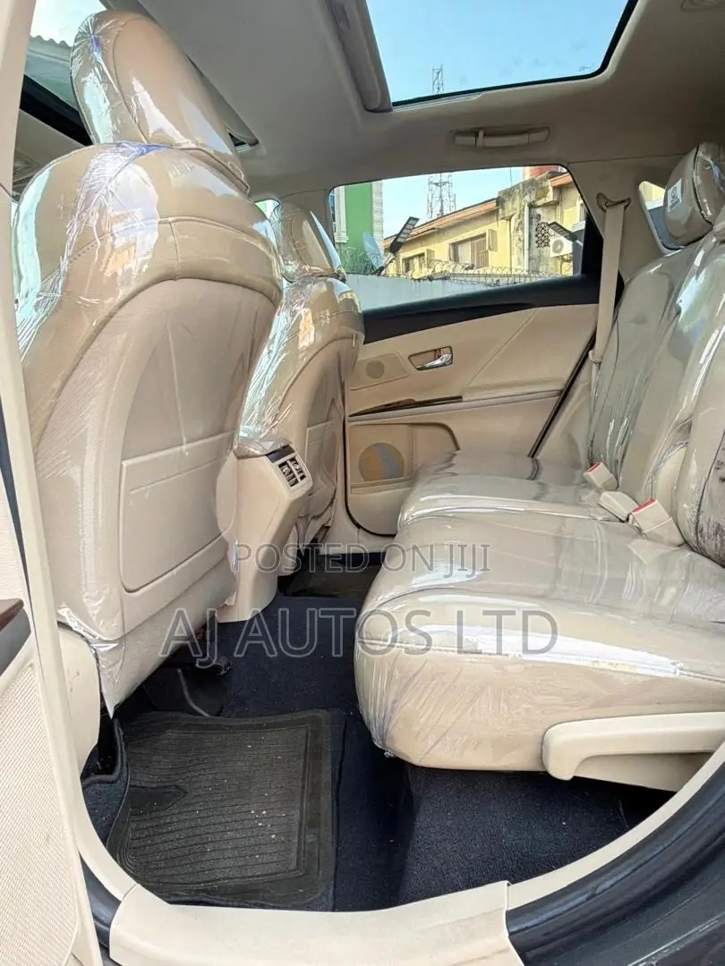Toyota Venza V6 AWD 2011 Gray