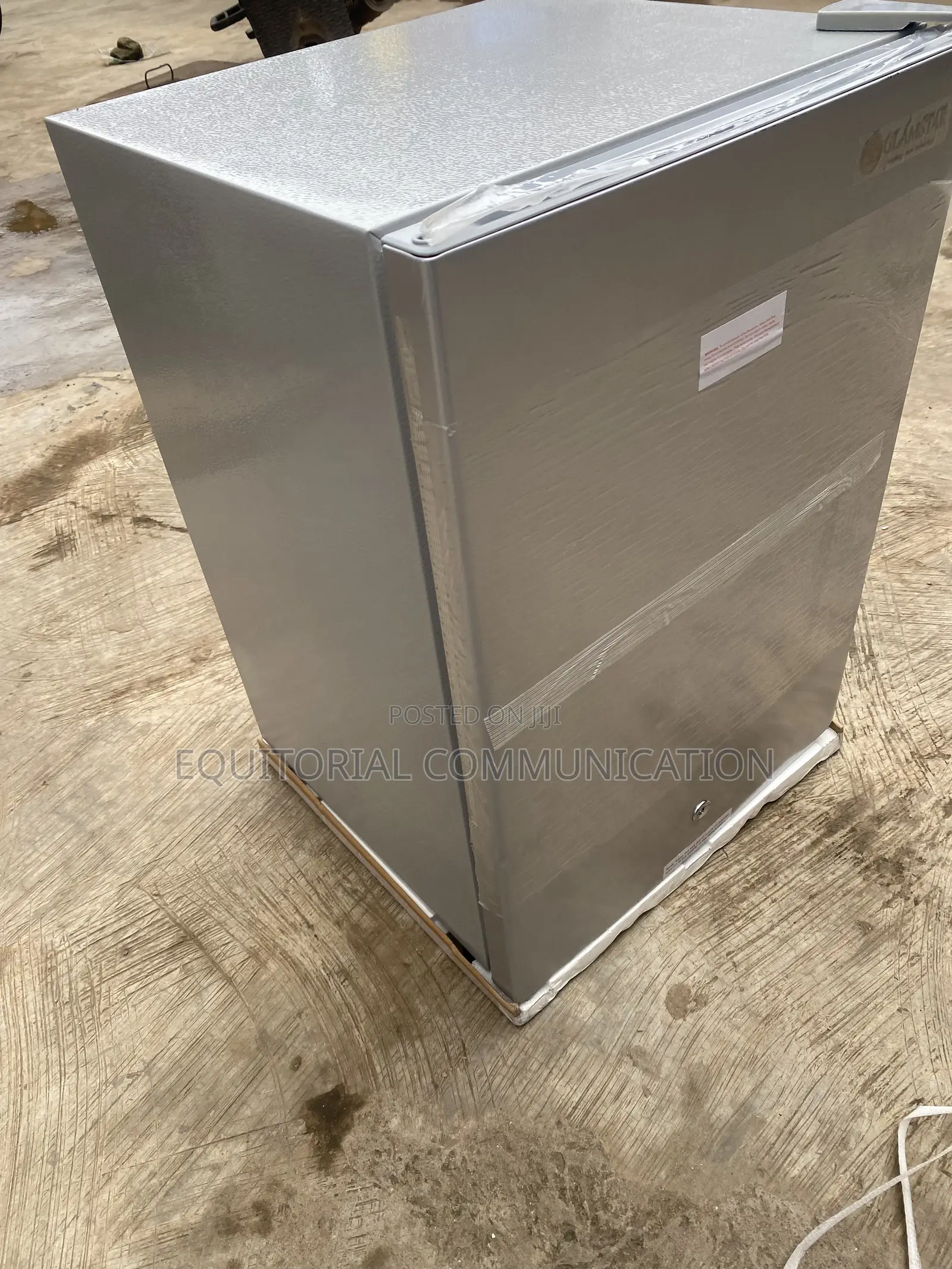 Glamstar 70L Refrigerator for Everyday Use GFR-90S-E