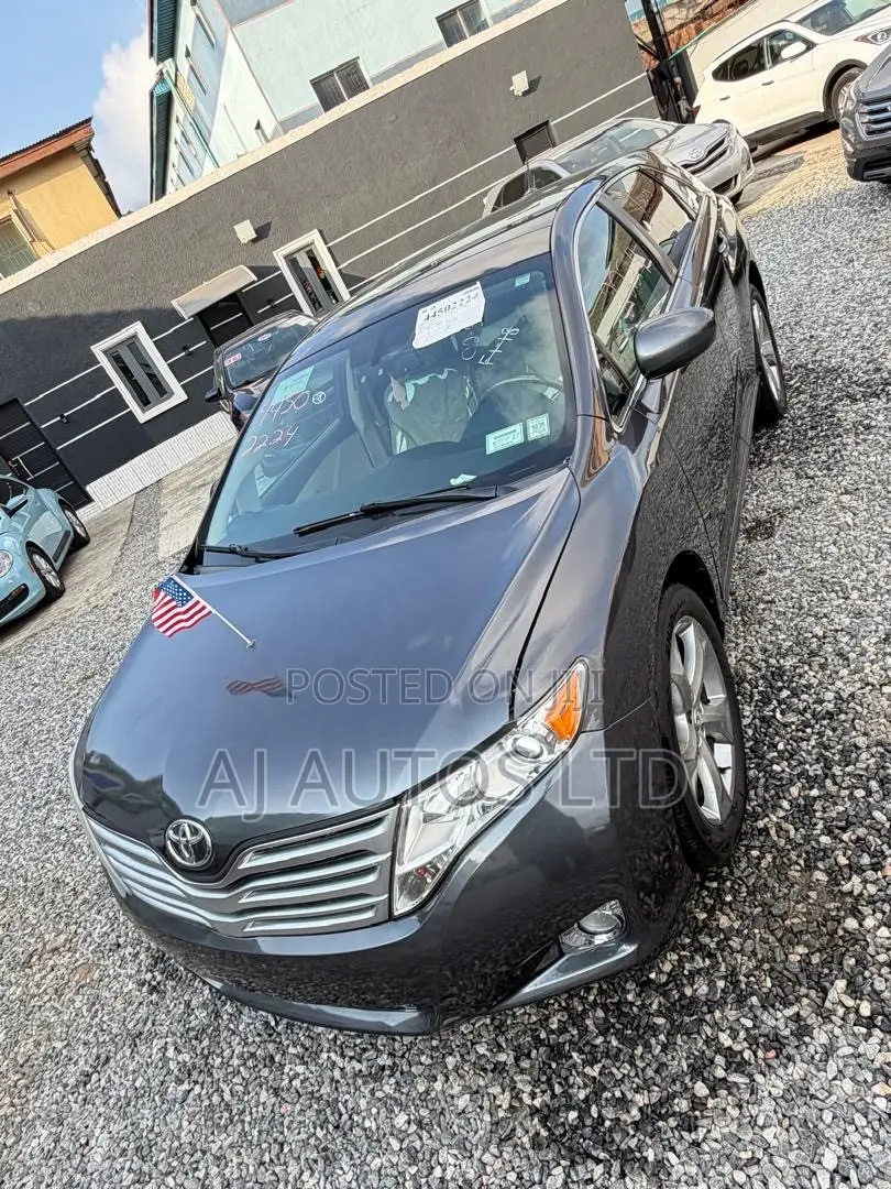 Toyota Venza V6 AWD 2011 Gray