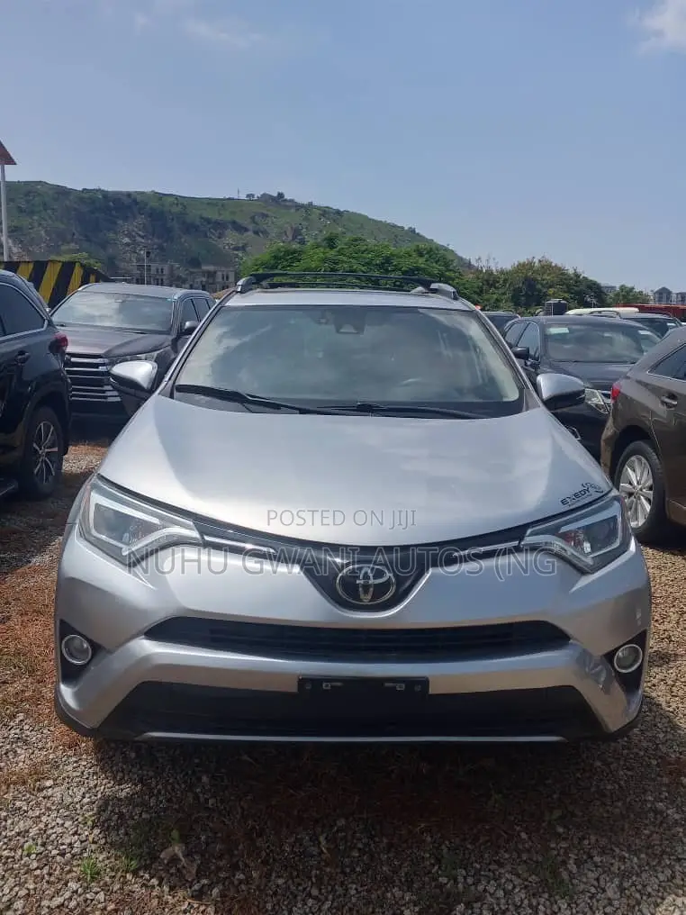 Toyota RAV4 Limited AWD (2.5L 4cyl 6A) 2017 Silver