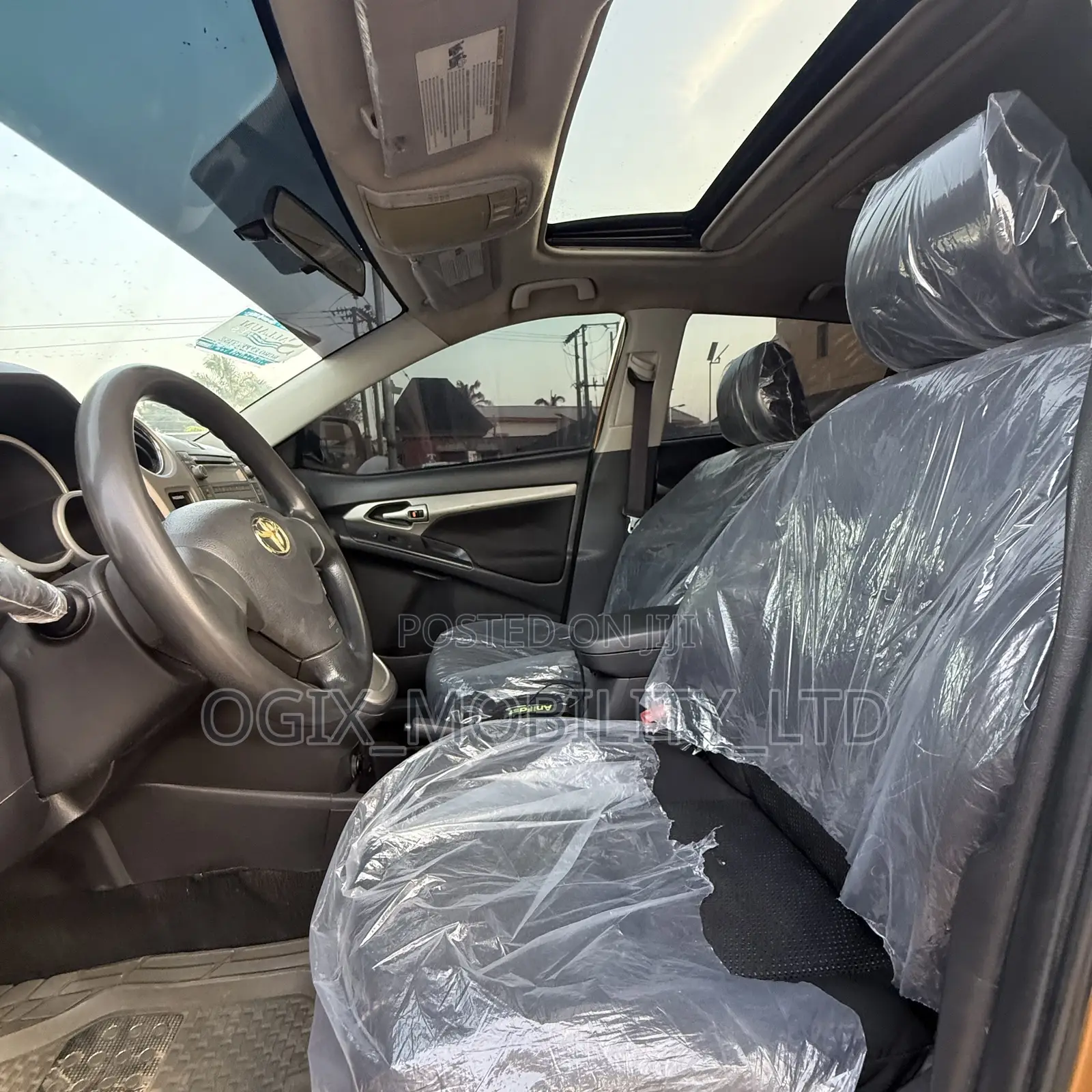 Toyota Matrix 2008 Gold