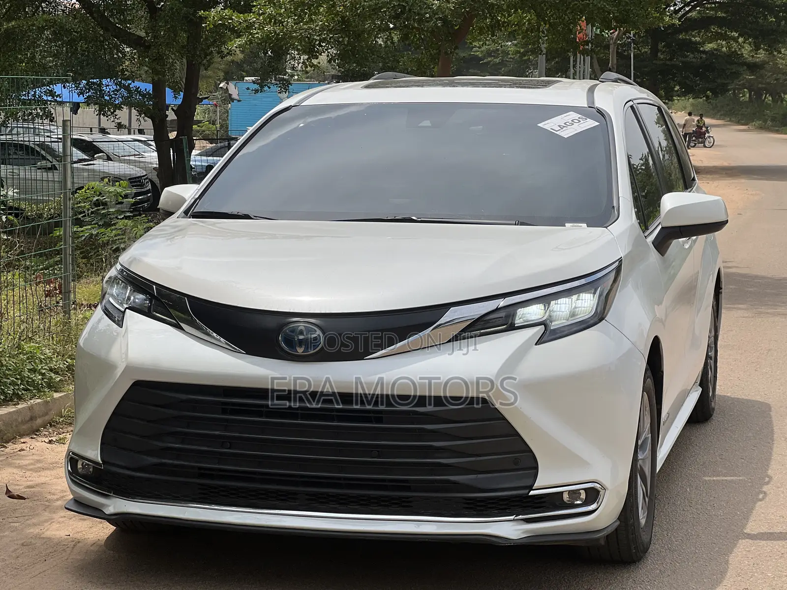 Toyota Sienna 2022 White