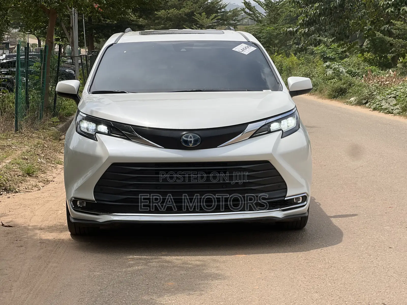 Toyota Sienna 2022 White