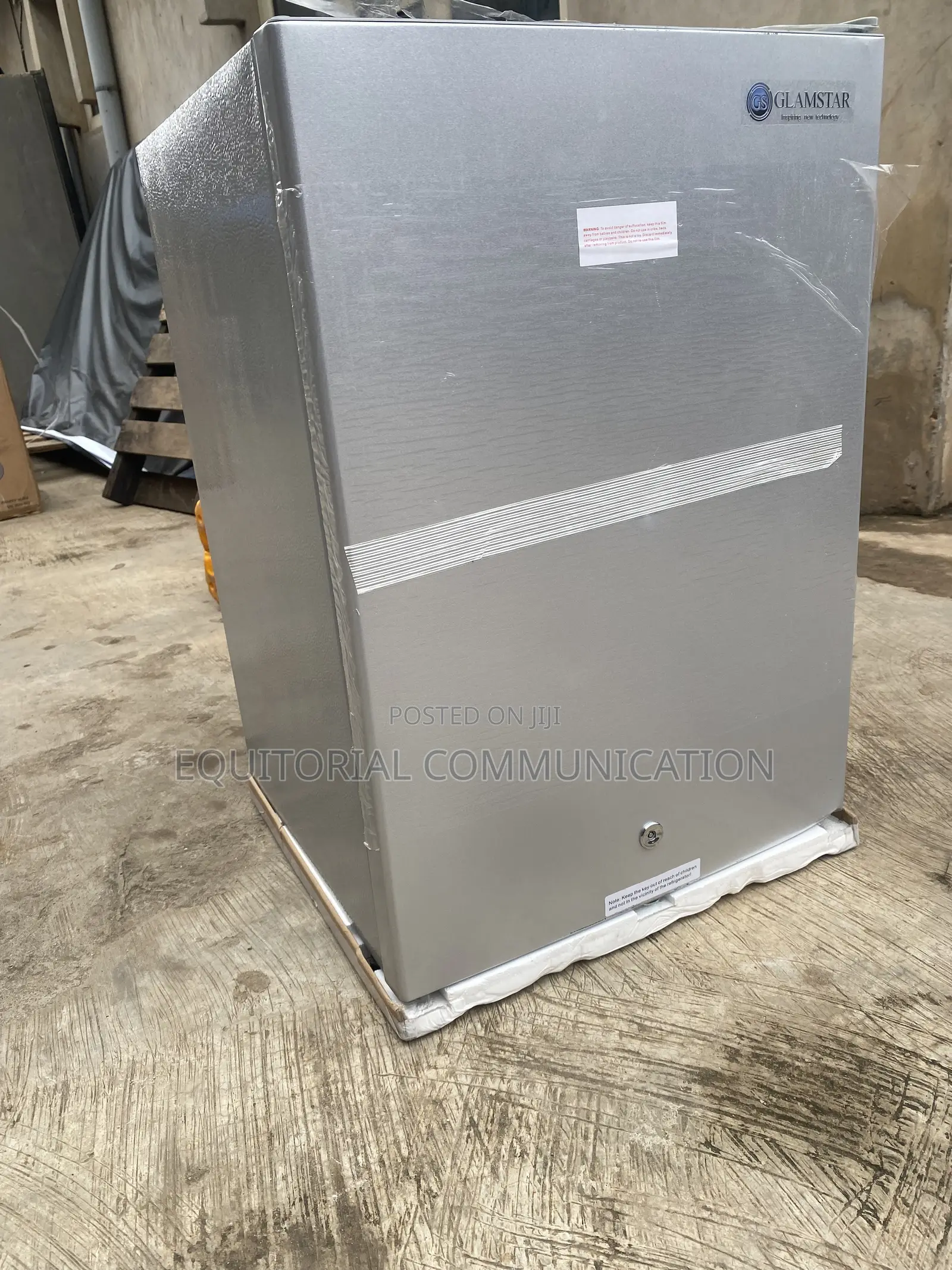 Glamstar 70L Space-Efficient Fridge Model GFR-90S-E